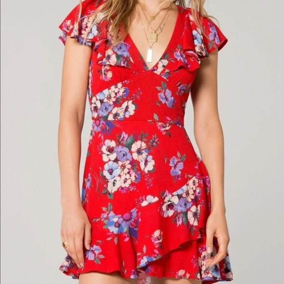 Band of Gypsies Maldives Red Floral Ruffle Dress Sz S - Picture 2 of 4